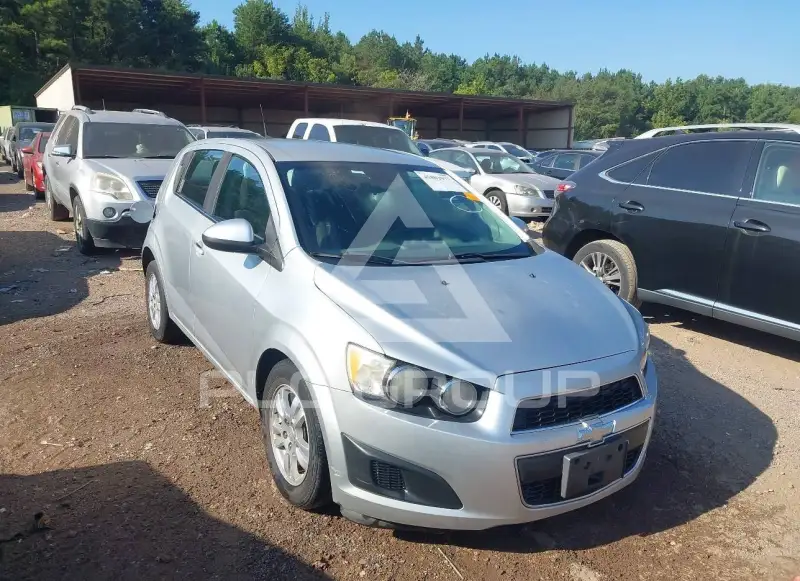 2013 Chevrolet Sonic фото