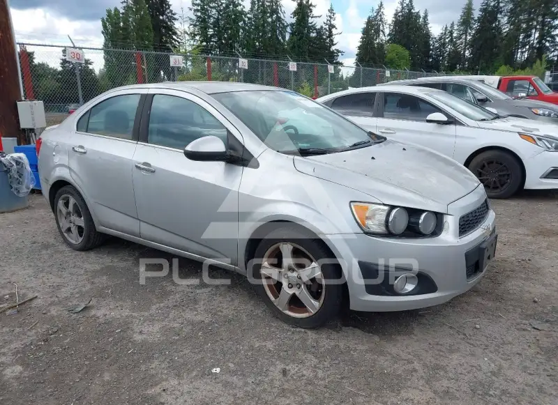 2013 Chevrolet Sonic фото