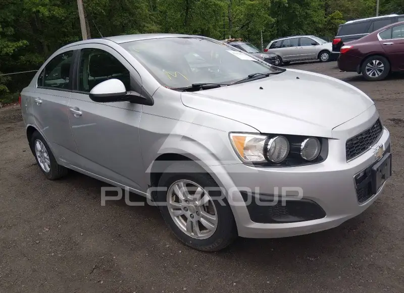 2013 Chevrolet Sonic фото