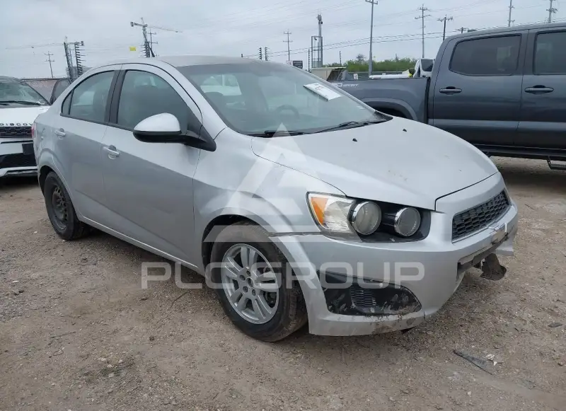 2013 Chevrolet Sonic фото