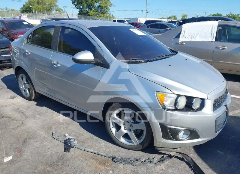 2013 Chevrolet Sonic фото