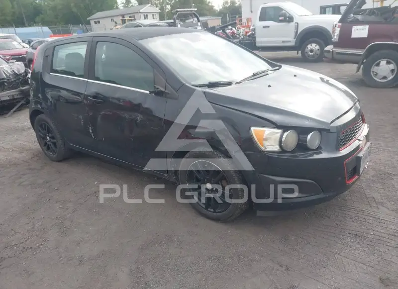 2013 Chevrolet Sonic фото