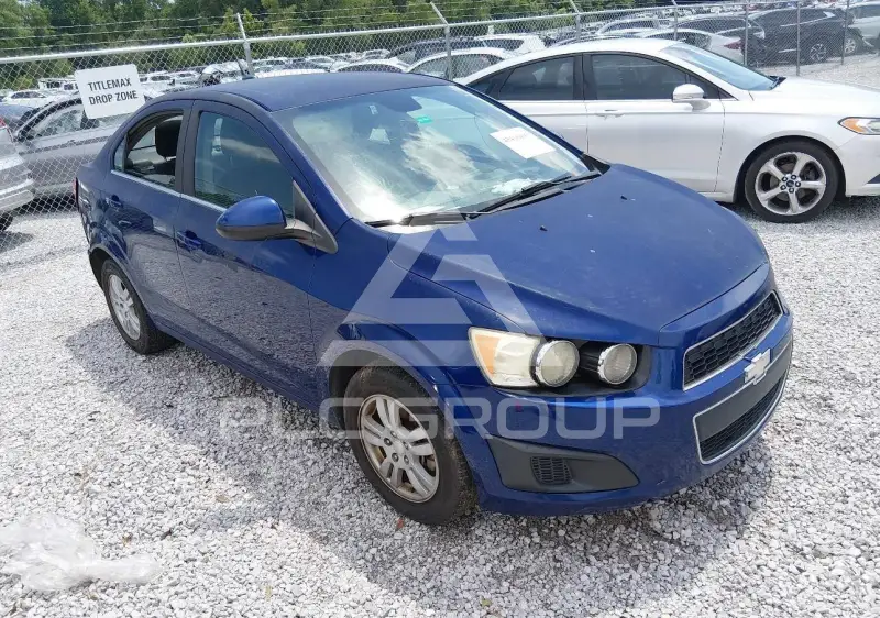 2013 Chevrolet Sonic фото