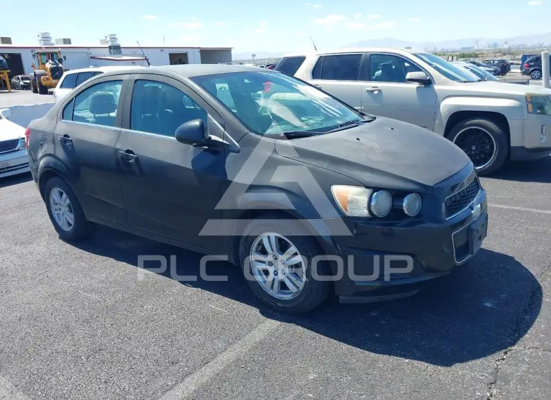 2013 Chevrolet Sonic фото