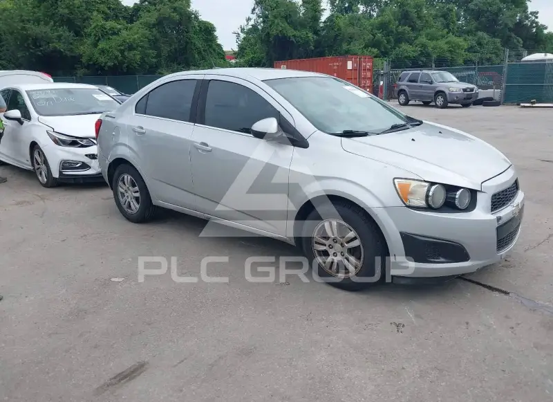 2013 Chevrolet Sonic фото