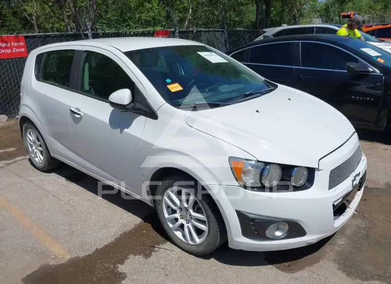2013 Chevrolet Sonic фото