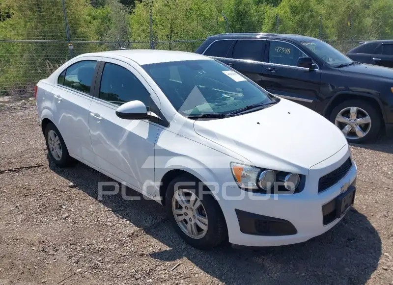 2013 Chevrolet Sonic фото