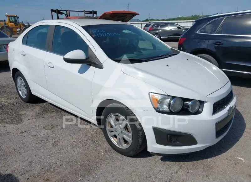 2013 Chevrolet Sonic фото