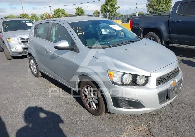 2013 Chevrolet Sonic фото