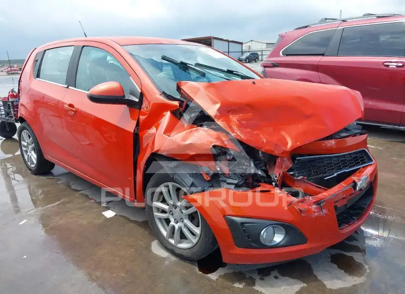 2013 Chevrolet Sonic фото