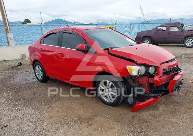 2013 Chevrolet Sonic фото