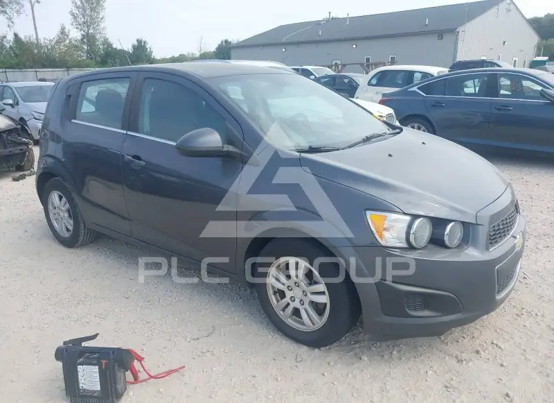 2013 Chevrolet Sonic фото
