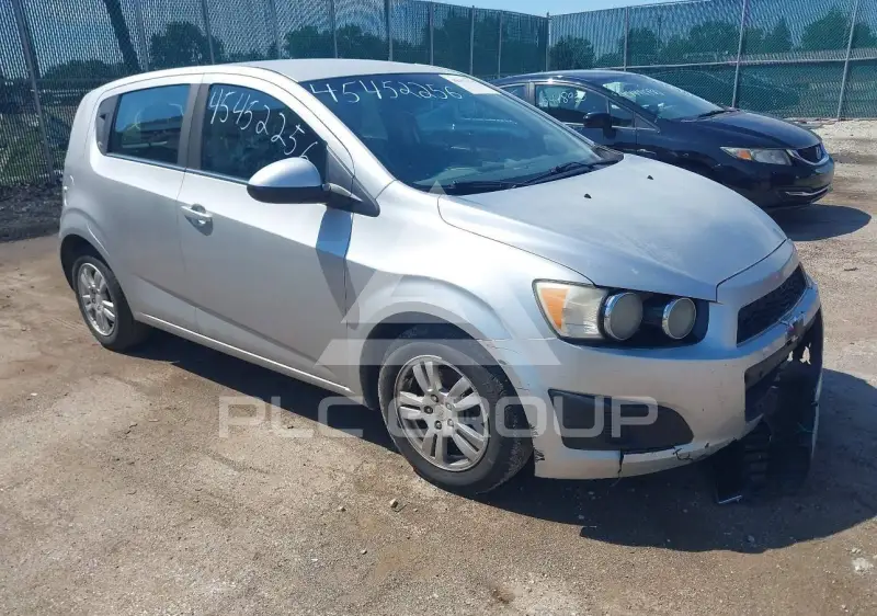 2013 Chevrolet Sonic фото