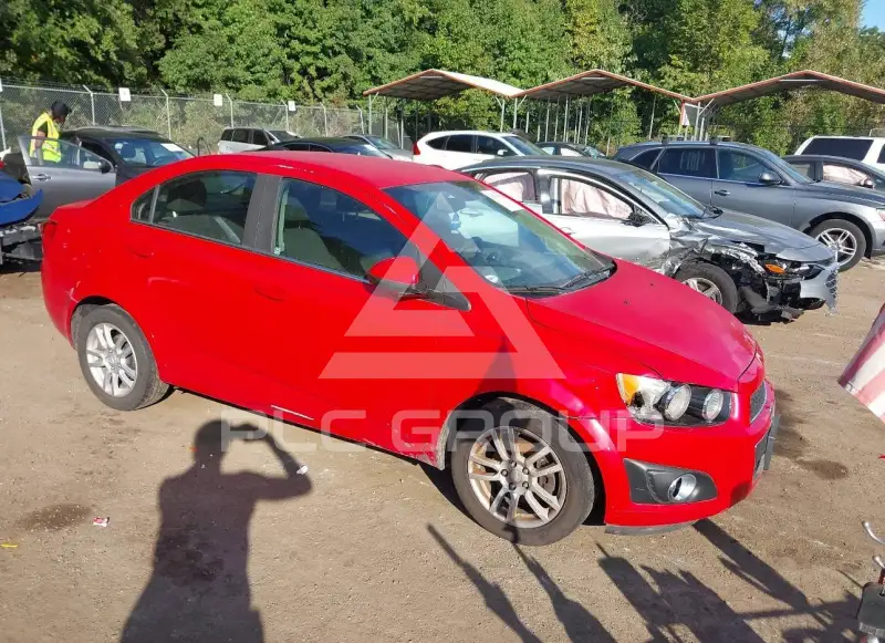 2013 Chevrolet Sonic фото