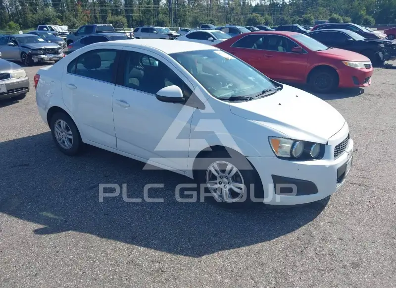 2013 Chevrolet Sonic фото