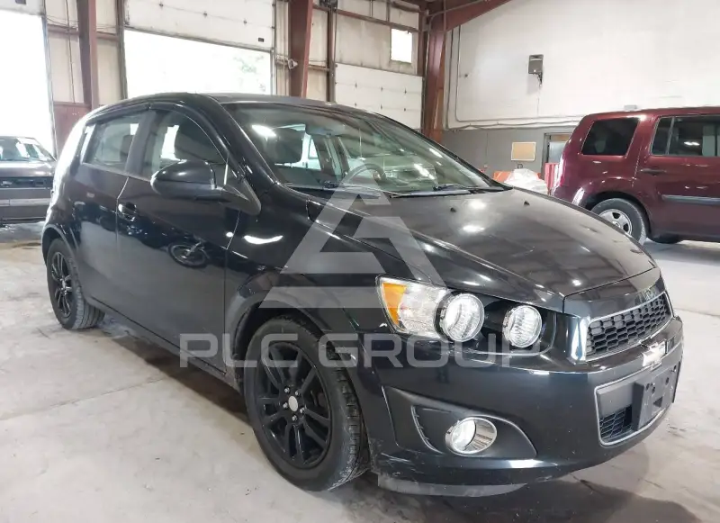 2013 Chevrolet Sonic фото