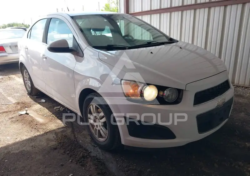 2013 Chevrolet Sonic фото