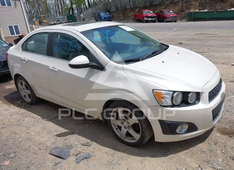2013 Chevrolet Sonic фото