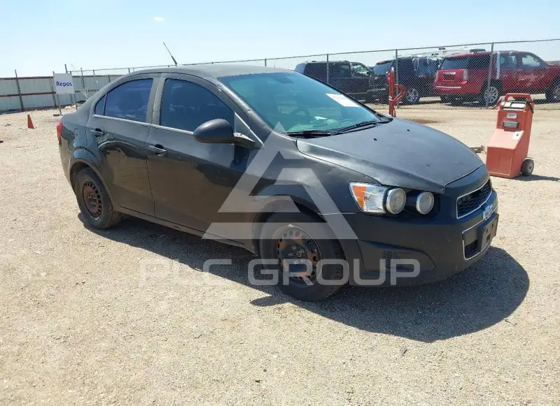 2013 Chevrolet Sonic фото