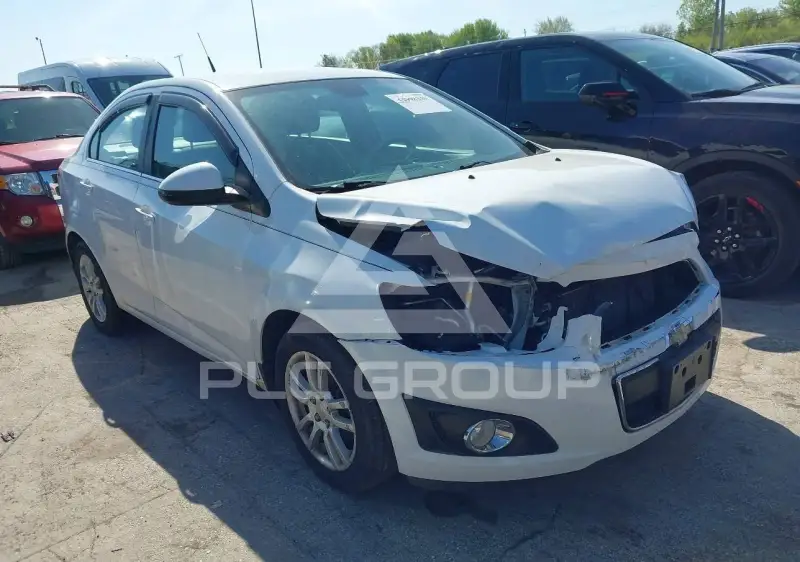 2013 Chevrolet Sonic фото