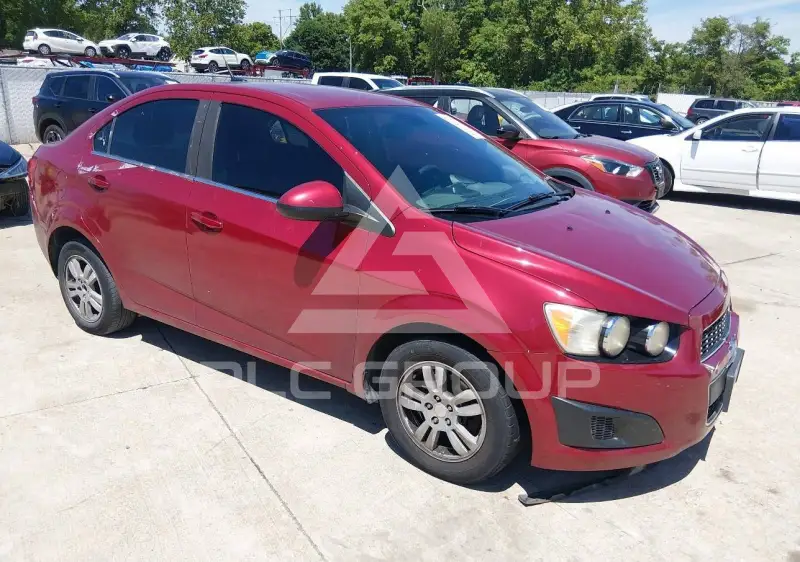 2013 Chevrolet Sonic фото