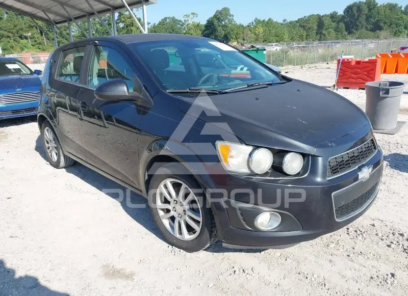 2013 Chevrolet Sonic фото