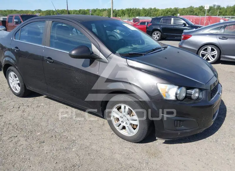 2013 Chevrolet Sonic фото