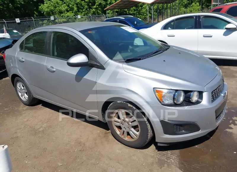 2013 Chevrolet Sonic фото