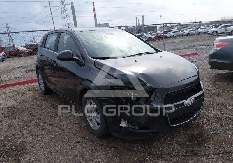 2013 Chevrolet Sonic фото
