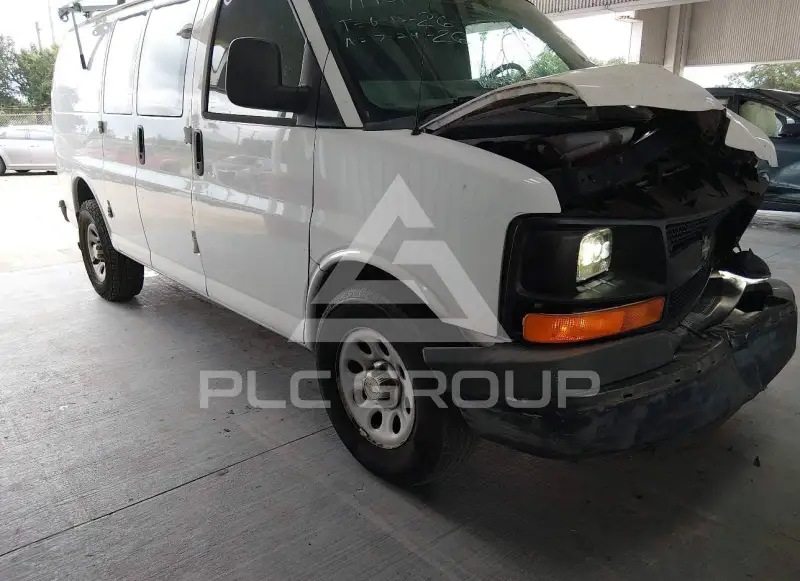 2013 Chevrolet Express photo