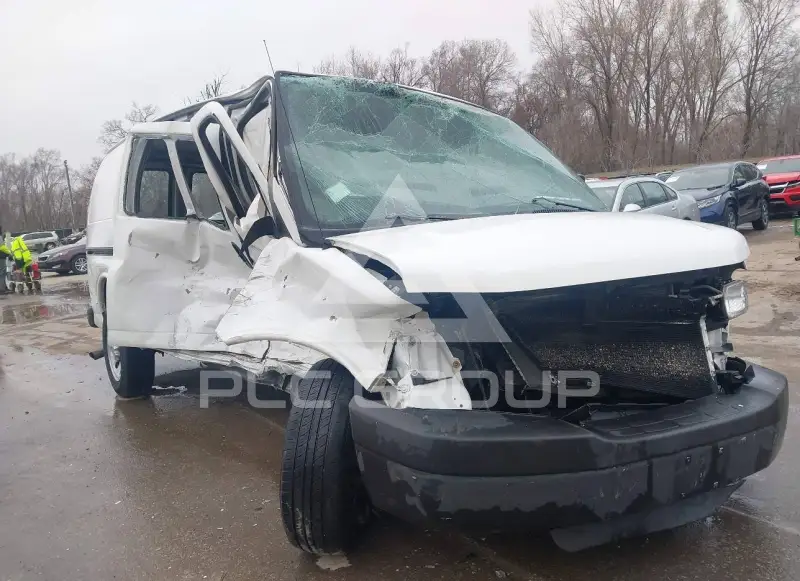 2013 Chevrolet Express photo