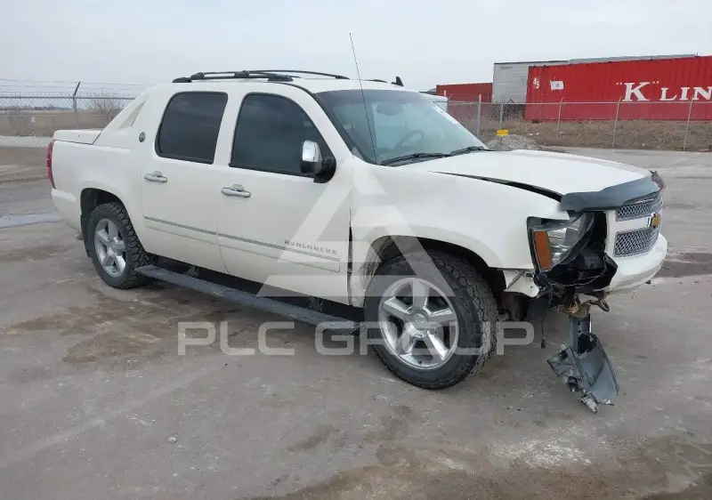 2013 Chevrolet Avalanche photo