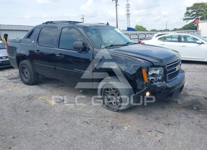 2013 Chevrolet Avalanche photo