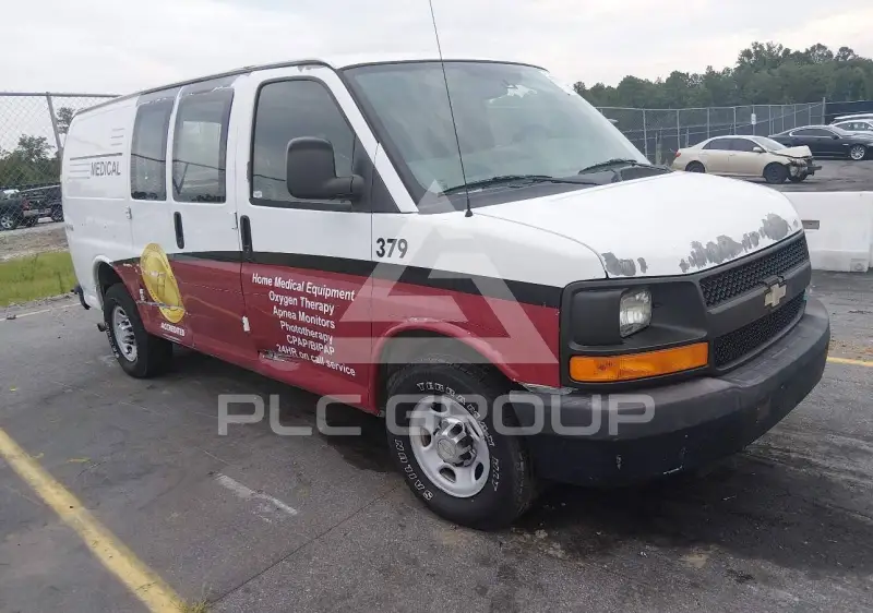 2013 Chevrolet Express photo