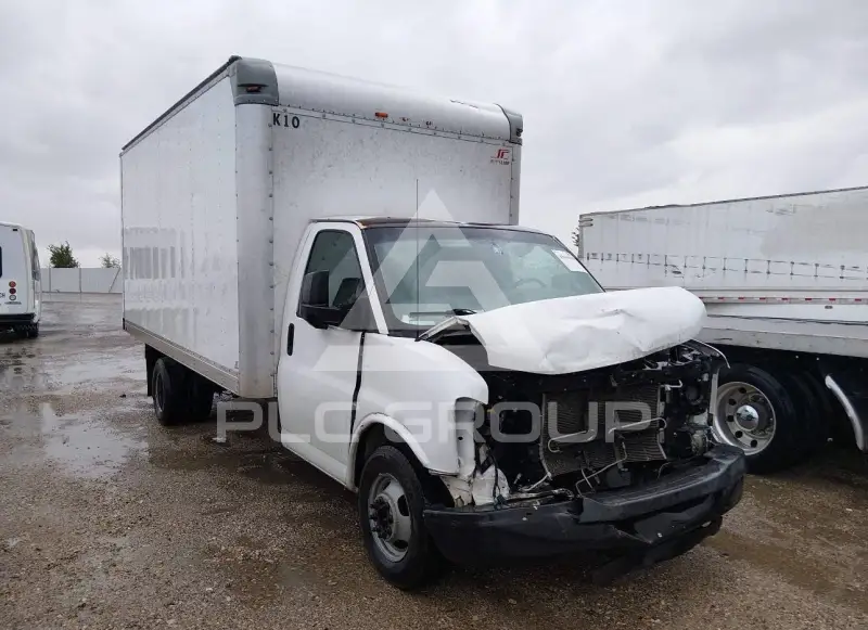2013 Chevrolet Express photo