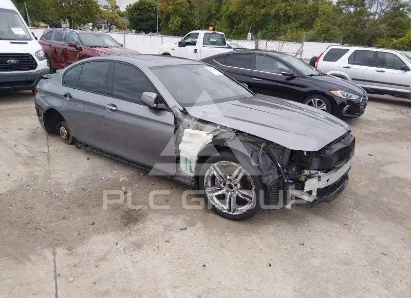 2013 BMW 550 фото