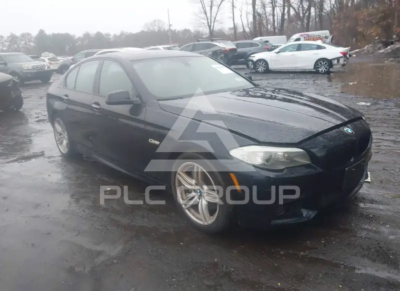 2013 BMW 550 фото