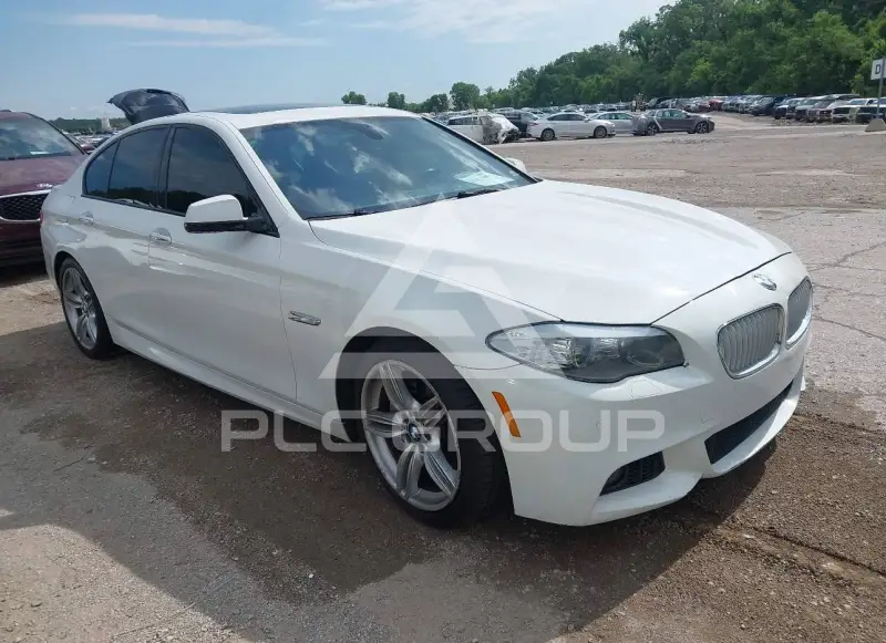 2013 BMW 550 фото