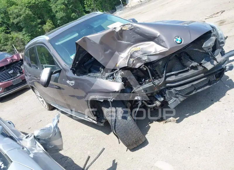 2013 BMW X1 photo