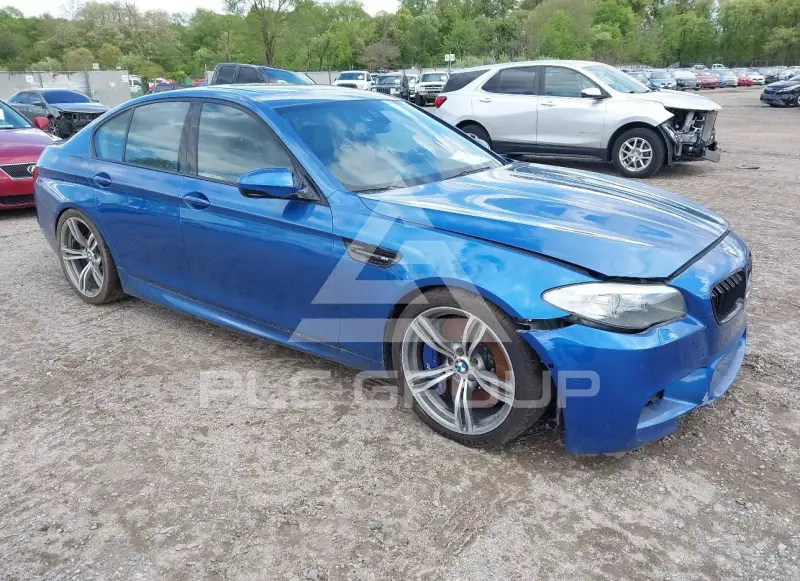 2013 BMW M5 photo