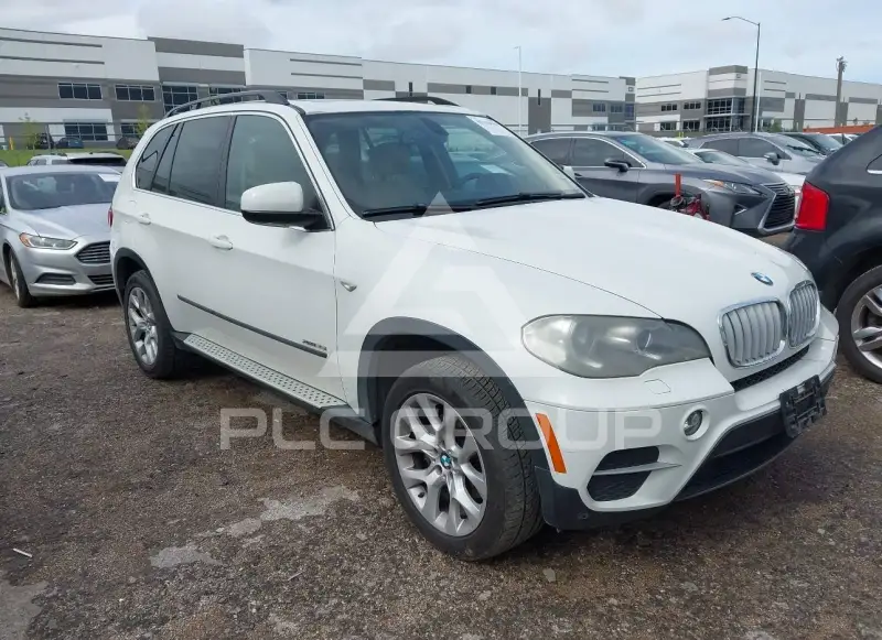 2013 BMW X5 фото