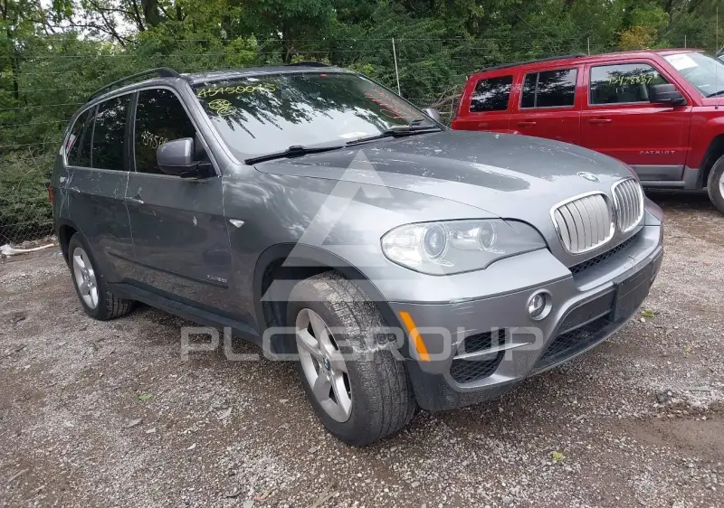2013 BMW X5 фото