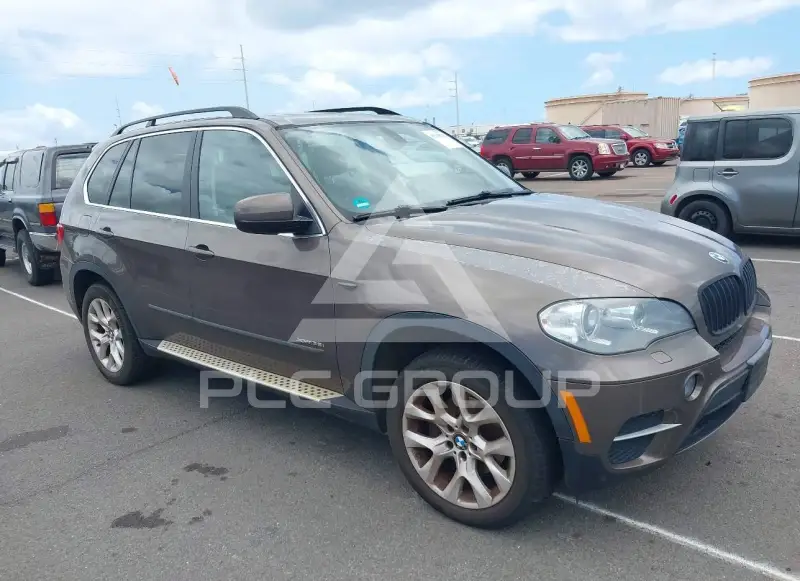 2013 BMW X5 фото