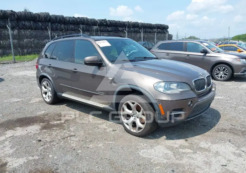 2013 BMW X5 фото