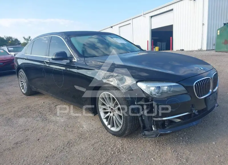 2013 BMW 750 photo