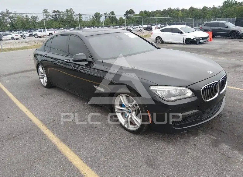 2013 BMW 750 фото