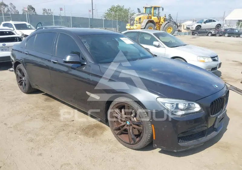 2013 BMW 750 photo