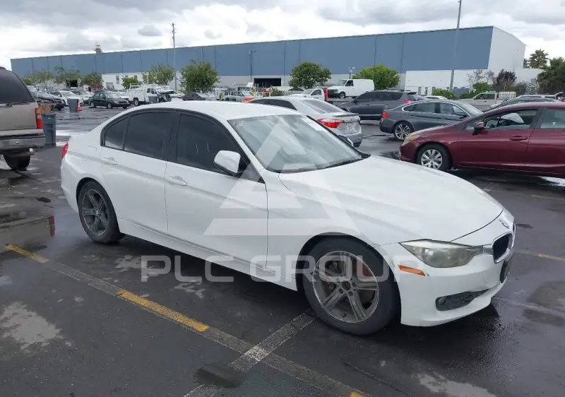 2013 BMW 320 фото