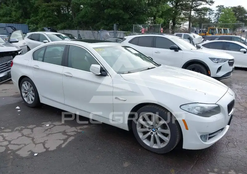 2013 BMW 528 photo