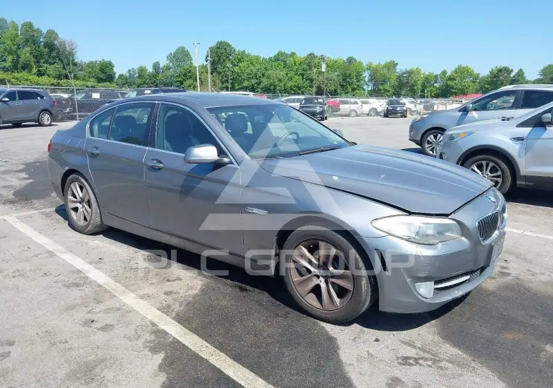 2013 BMW 528 photo
